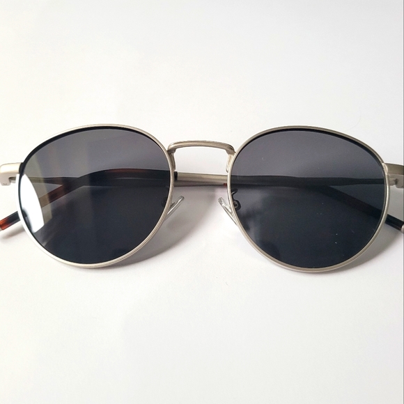 SUNGAIT | Sunglasses in Nickel - Picture 2 of 4